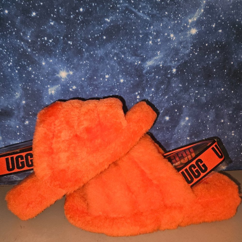 Ugg Hazzard orange fluff yeah slides Sz.7